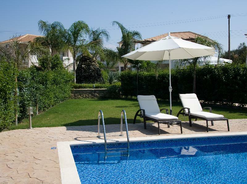 Mamfredas Luxury Resort Plános Exterior foto